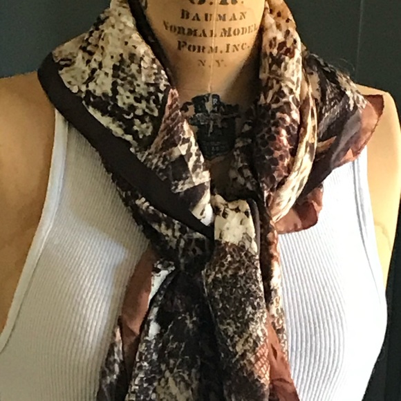 Oscar De La Renta Animal Print Scarf - Picture 8 of 10